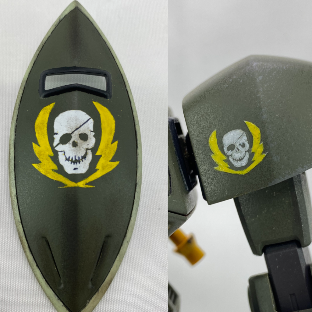 シールドのパーソナルマークは全塗装攻略本付属のシールでマスキング→レタッチで整えました。肩のマーキングはシールの上から筆塗りしています。