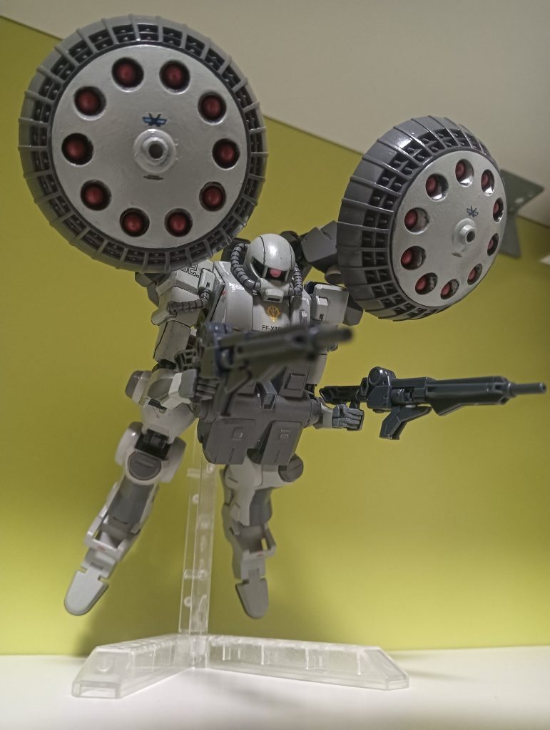 かっこよいハイザック君正面についてるブースターパックが1番気に入ってます。