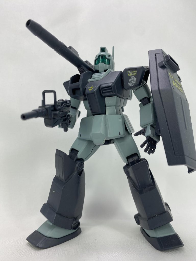 【ジム・キャノン】GUNSTAデビュー前に製作したものです。定番のHGUC+旧キットのミキシングですが、精密ノコをはじめロクな工具も持っておらず…切った貼ったで何とか出来上がったものです。
