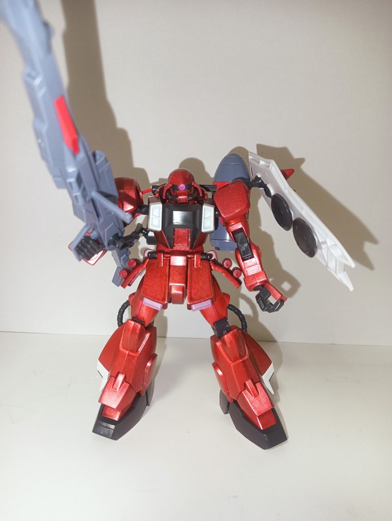 クリアレッド塗装のザクとサザビー–2枚目/制作者：いくら丼