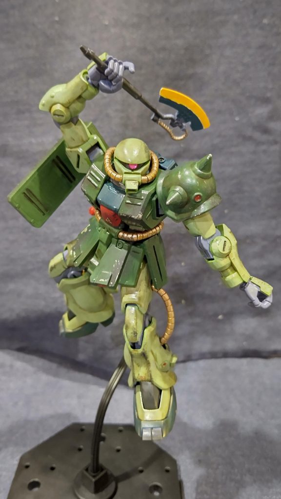 100均のスタンドでポージング