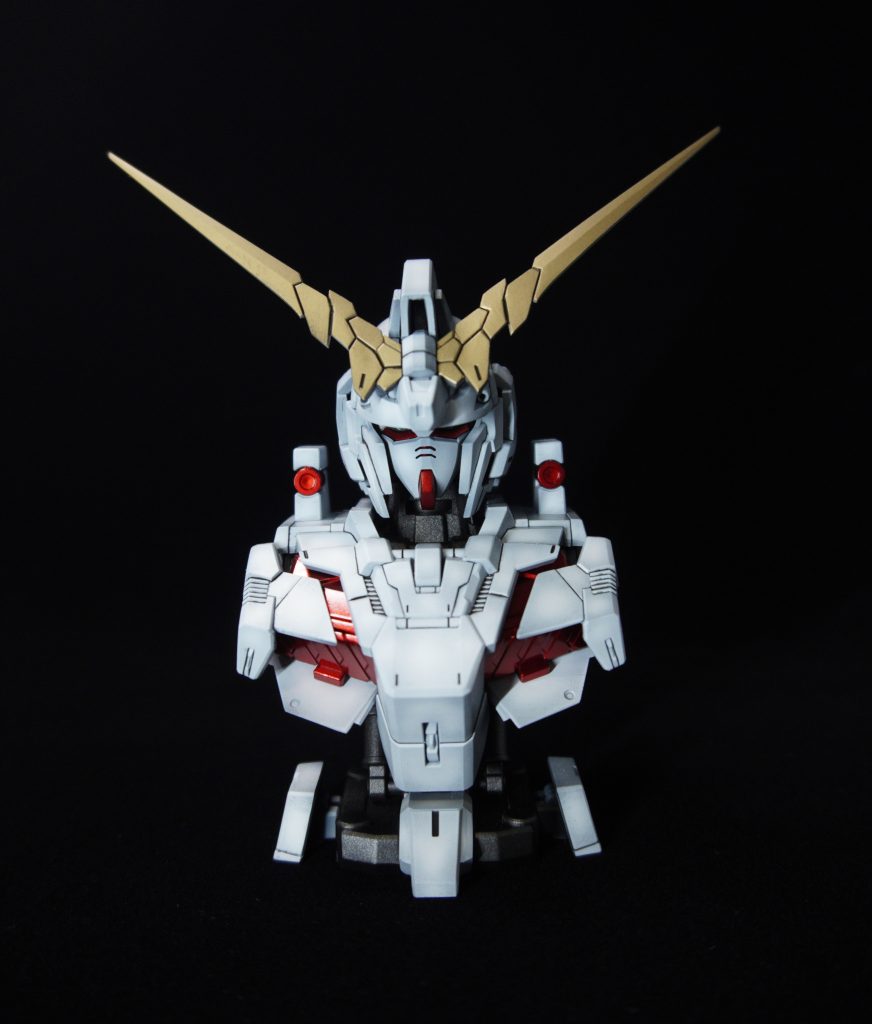 いつもHGなので気分転換に初のメカニカルバスト製作しました。ハイディティールで格好良いですね(gundam-kao3)