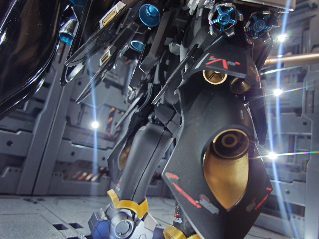 スラスターは積めるだけ積みました。