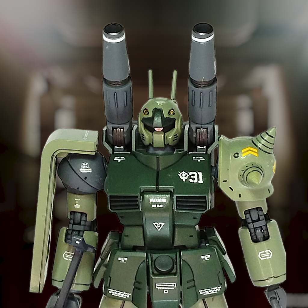工作としてはカメラをモノアイ式に変更両肩にザクショルダーを装着これだけです(zaku-kao4)