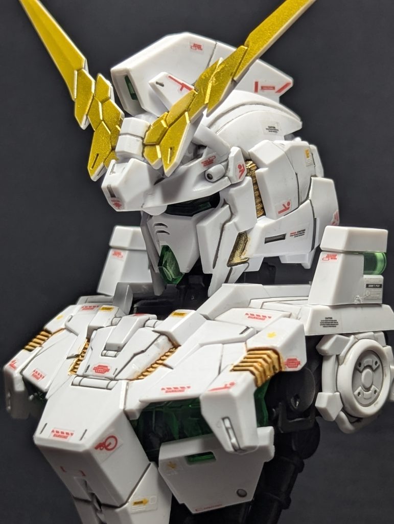 未発光でもかっこいいです。あまってたデカールでディテールアップしてみました。