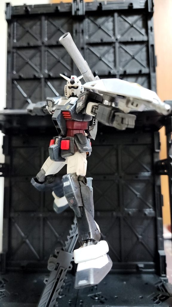 配色はサンボル版フルアーマーガンダムをイメージして配色しました。