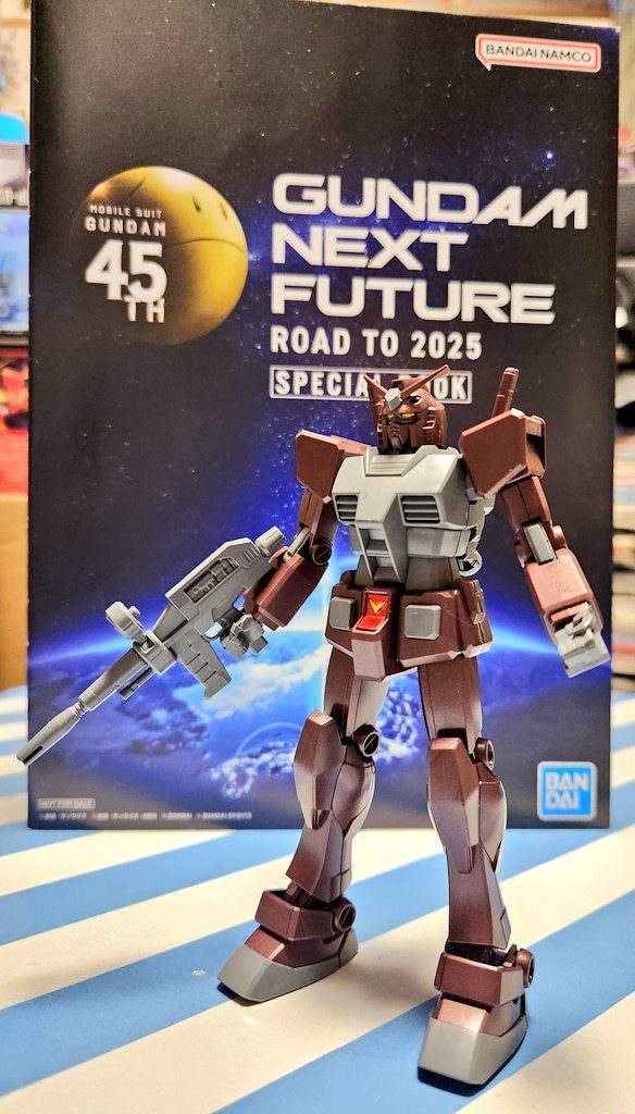 イベントのその場で組み立てれる仕様なので可動域はご愛敬