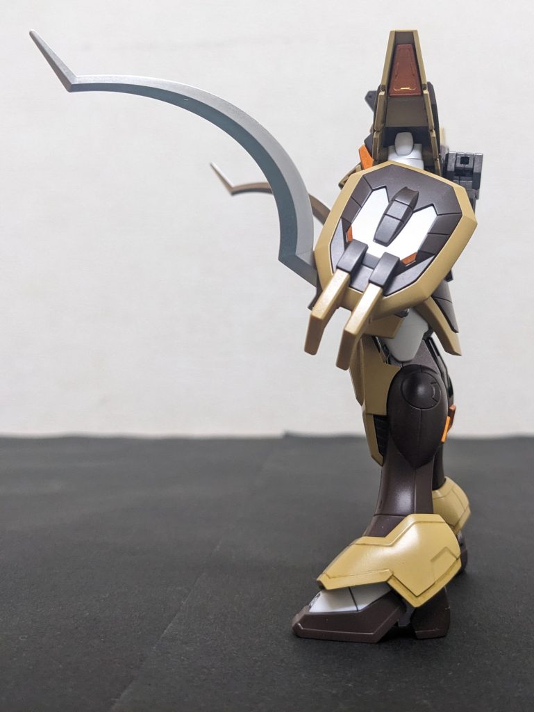 左側面やっとDESTINYを全話観終え、「観てないどのガンダムの中で、次は何観よっかな🤔❓」と思ってたら、アマプラの見放題配信にＷがあるのに気づき、絶賛視聴中‼️なので、今回のコンテスト、自分的にはかなりタイムリーで、ありがたい限りです👍‼️後でも触れますが、シールド、良いですね😉‼️