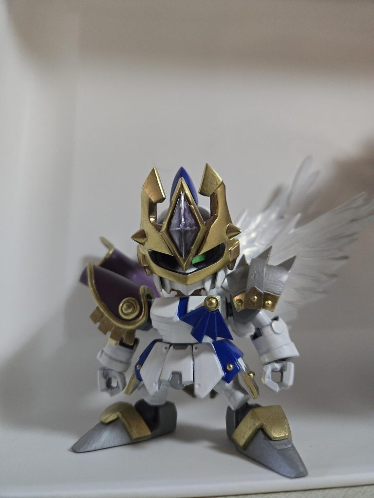 長期間の放置の結果、瞬着パテの部分が崩壊したり関節が割れたり、塗料がほぼ死滅していたりと中々に大変でした。