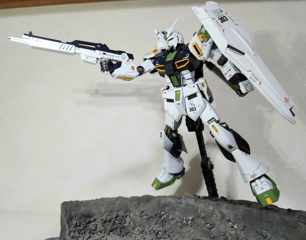 フロントスカートにプラ板を貼り付けてのディテール追加が今回のお気に入りポイント^^