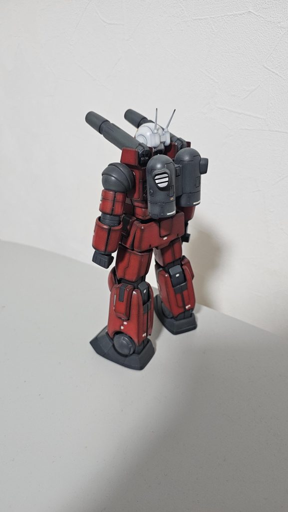 やっぱり私は昔風の、重心が下にあるデザインが好きですね。ウィングガンダムゼロカスタム(いまって『カスタム』って名称じゃないんですね)のプラモのスタイル変遷の記事を見まして、最新のkaなんてとんでもない脚の長さと小顔になってて驚きました。加工しすぎた藤原紀香の全身写真みたいに不自然でした。誰かカトキを止めてあげて。それか一度客観的に自分のデザインを見せてあげて。まぁでもいまは脚長が主流ですから、僕みたいなズングリムックリ好きは異端児として細々やっていきます。話がそれました。