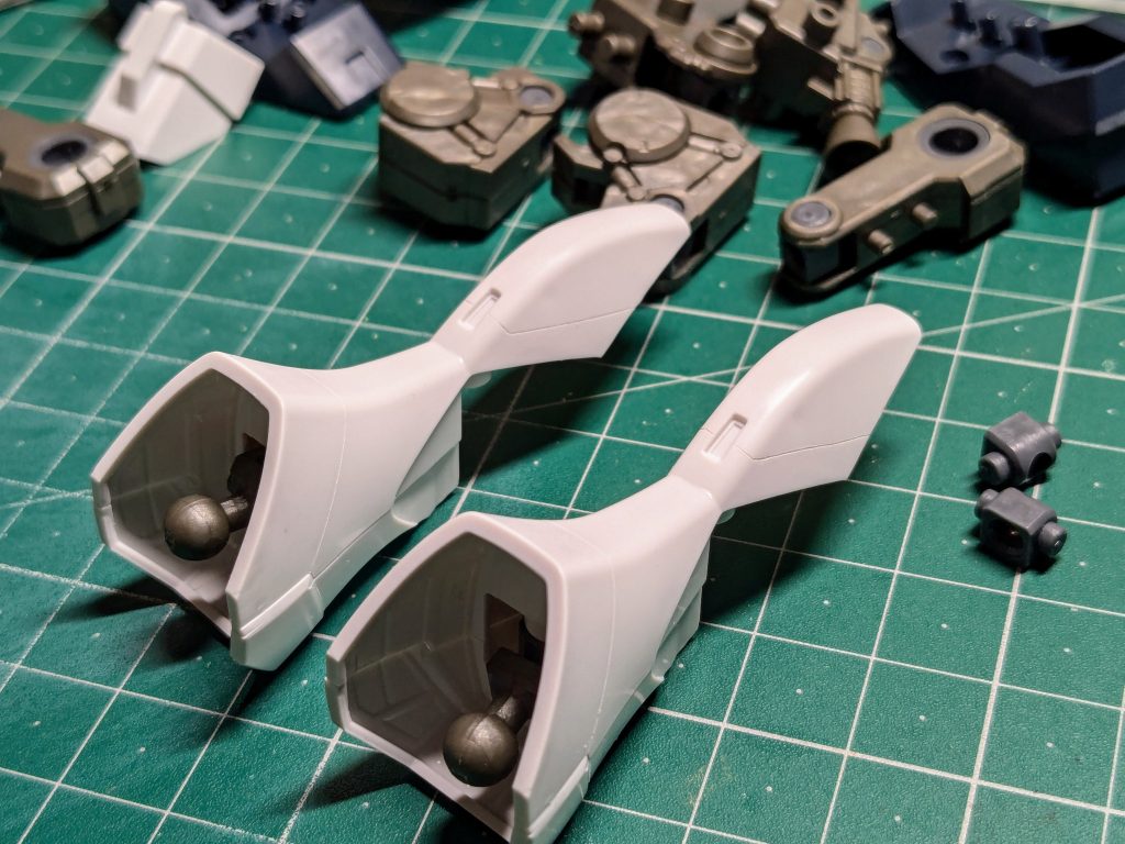 モールド掘り直しと追加をゲート処理を進めながら。