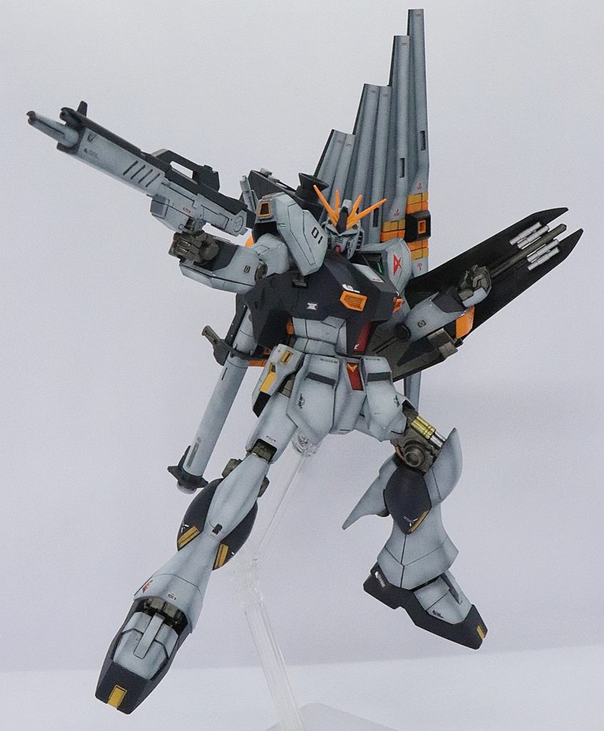HGUC νガンダム–4枚目/制作者：TDK