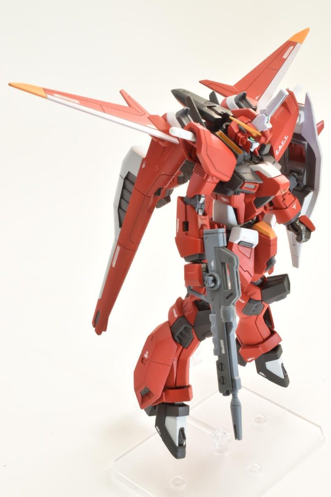 以上、セイバーガンダムSpecⅡでした!本編での活躍は賛否?良し悪し?ありますが、個人的にはガシュンガシュン変形して戦うこの機体は大好きです!