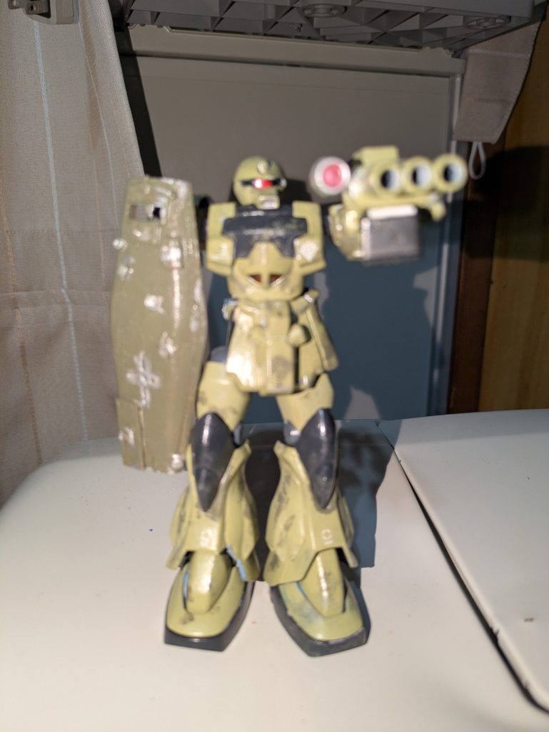 百均のショットガンの弾薬入れをガトリングの所に入れてますぼやけてる…