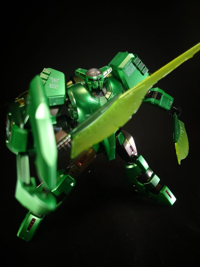 ビーム・ガンシールドに2基搭載されているメガ粒子砲。取り出す事でビーム・トマホーク及びビーム・サーベルとして使用可能。