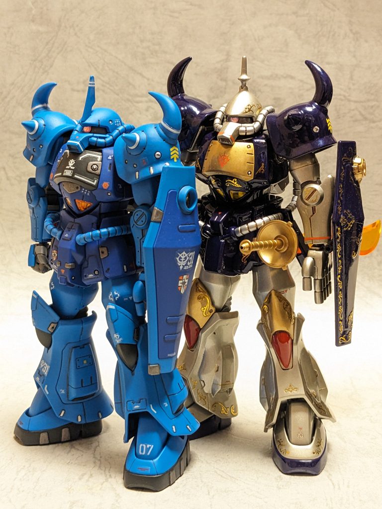 我が家のグフ兄さんとツーショット。ザクのバリエーションを作るのはもちろん楽しいですが、リヴァイブグフは元デザインとのバランスが本当に良く取れていると思いますし、とにかくカッコいい!なので、改造してて楽しいですね。(hgucリヴァイブザクはどうしても腰回りのデザインが気になるんですよね。)