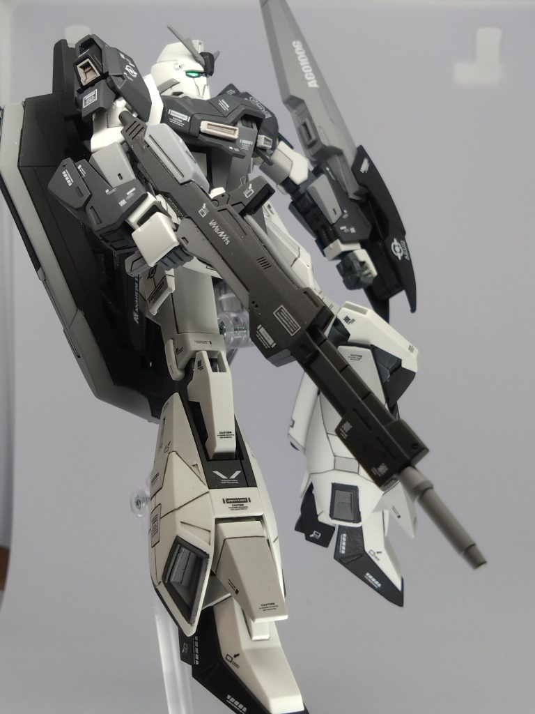 続いてHGＺガンダムです。今年最も閲覧数が多かった。沢山の方に見て頂き光栄でした！モノクロ作品でも◯クロと銘打ち、某アイドルグループの名を騙ったおかげもあったかな〜笑