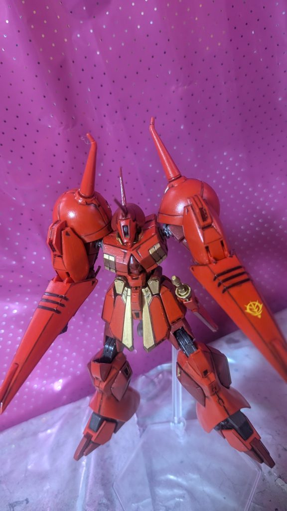 バリアブルシールド展開!!肩部にシールドやらスラスターやらミサイルやら色々と物騒なRジャジャ(笑)