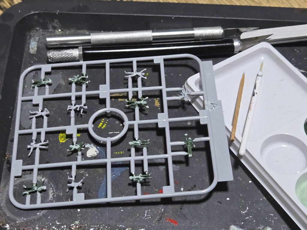 アラ還には厳しい細かさです💦ランナー毎大まかに塗って