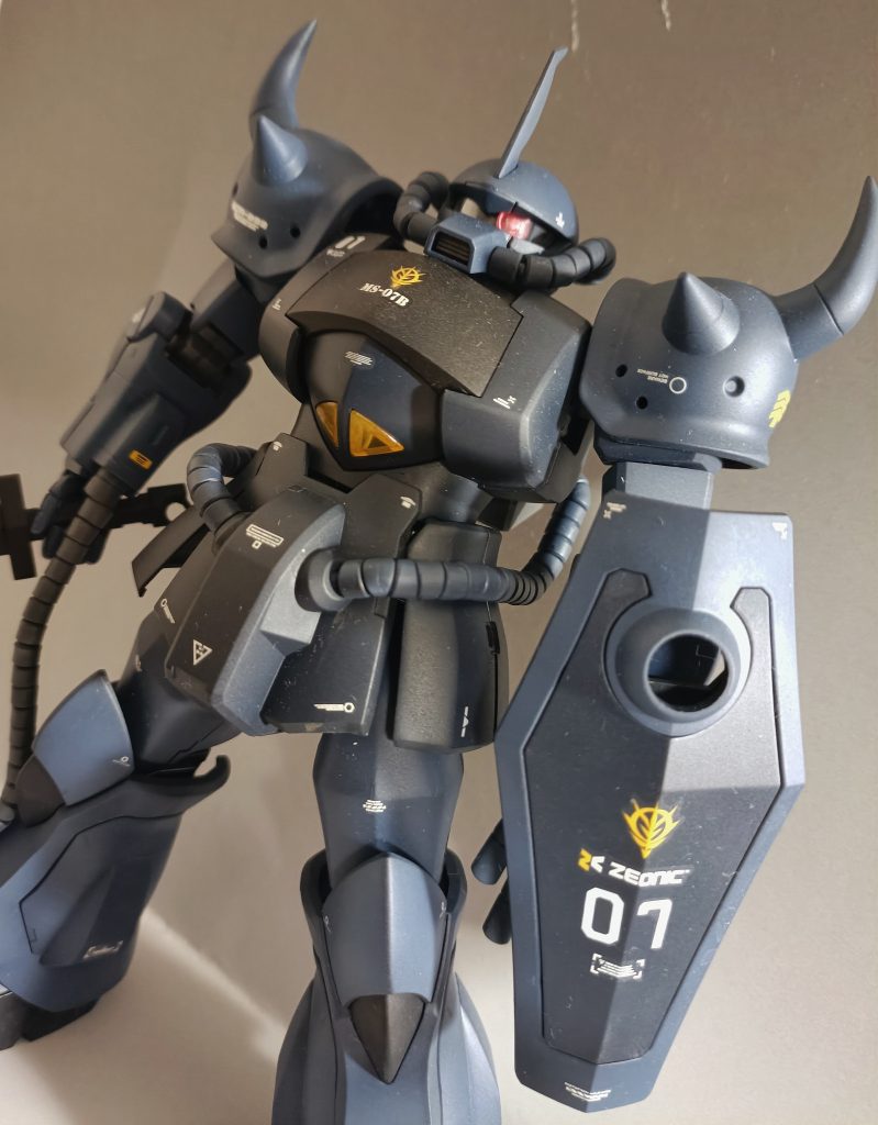使用したキットはMG 1/100 MS-07B グフ “ONE YEAR WAR 0079” 設定カラーVer.です