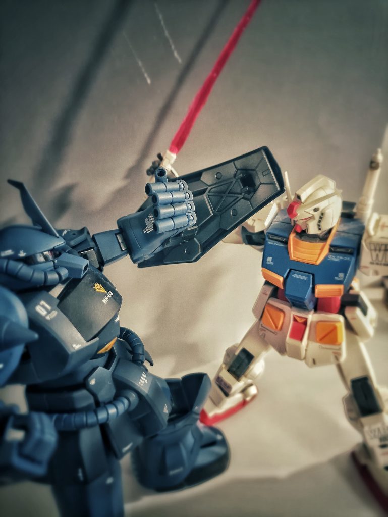 ランバ・ラル「ザクとは違うのだよ、ザクとは!」アムロ・レイ「こ、こいつ、違うぞ…ザクなんかと装甲も、パワーも…」