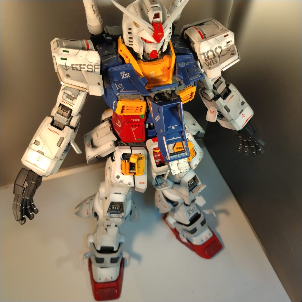 PGガンダムでした！すいません！頭のハッチ開けるのは忘れてました！（笑）次はMG量産型ズゴックの予定です！意外とすぐに始めると思います！（笑）