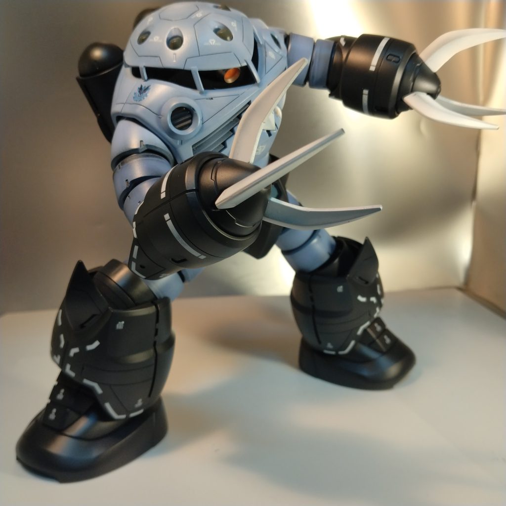 MG量産型ズゴックでした！次は全てMGですが！グフ、グフカスタム、ザクホワイトオーガー、量産型ゲルググこれら4つのどれかをやります！まぁどちらにしても！月半ばくらいまでには4つとも制作してしまうつもりです！（笑