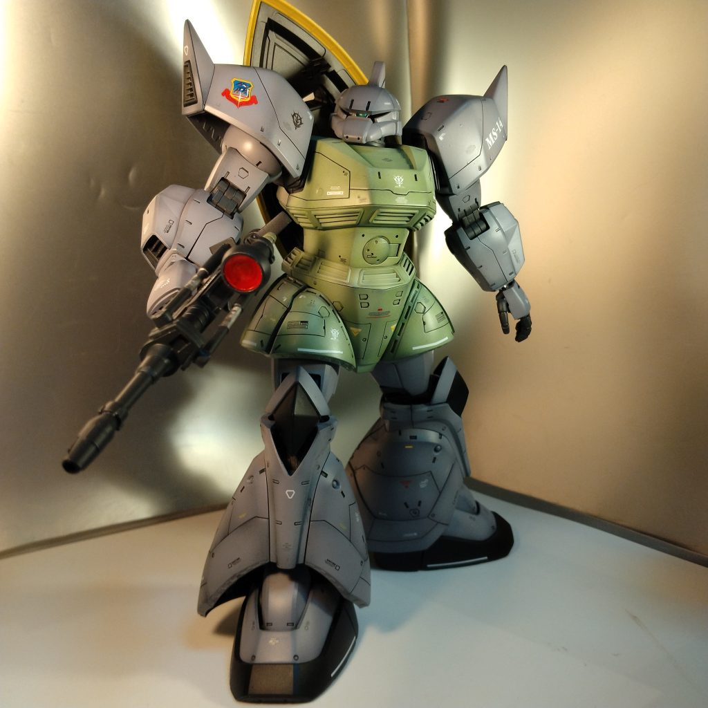 グラデーションの強さは、結構悩んだのですが!このグレー色で余り強くするとヘビーな感じになるので!結局軽めにしました!(笑)MG量産型ゲルググver2.0でした!次はMGグフver2.0やります!恐らく早くて今晩から遅くとも明日からやります!(笑)