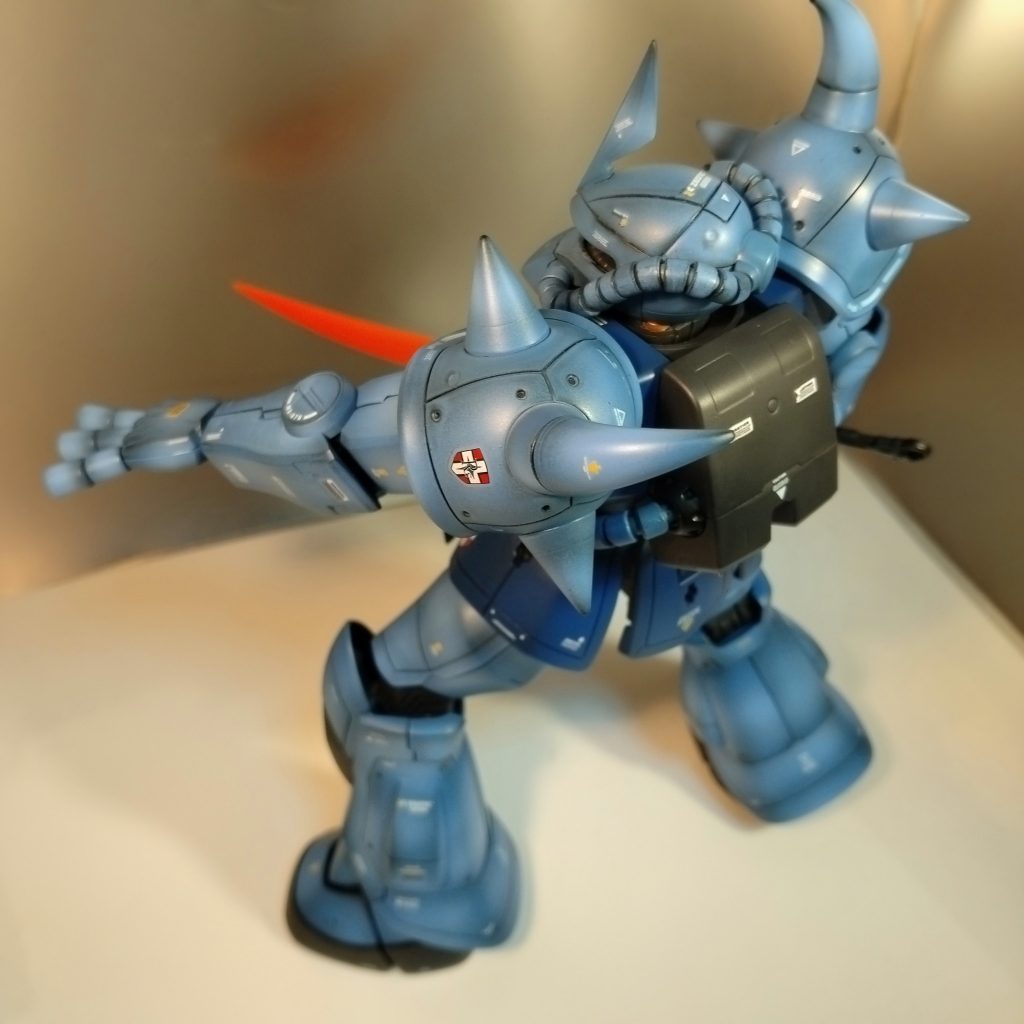 個人的に青系のグラデーションは苦手と言いますか!難しいです!グラデーション塗装自体に苦手意識がある訳ではないのですが!青系の表現がなかなかイメージできないんです!(笑)ハードダメージ系が好きでは無いので!そう見えないようにいつも苦悩してます!(笑)