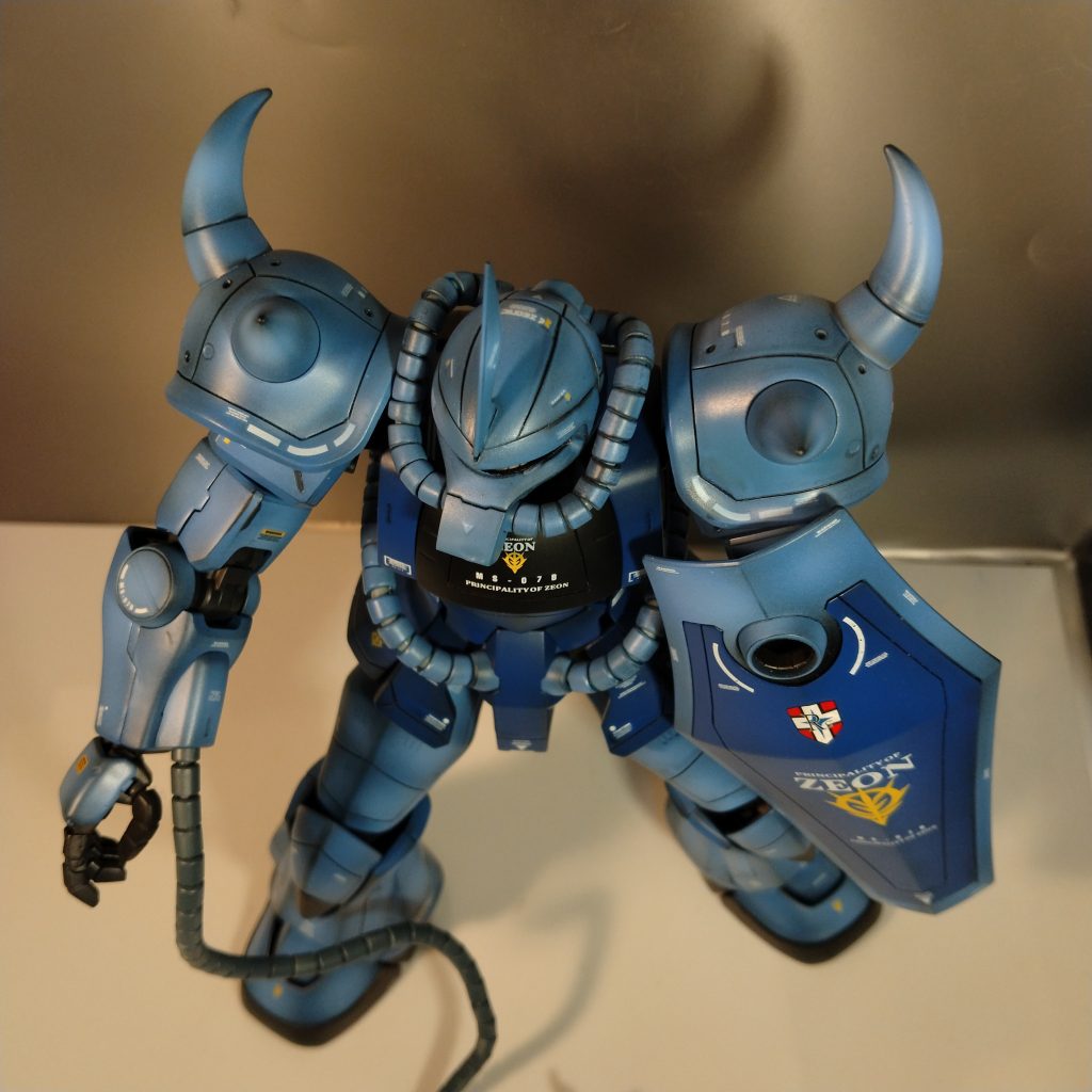 薄いブルーは基本サフ、黒立ち上げで青は2色使いました!濃ゆいブルーの方は同じくサフ、黒立ち上げの青は1色です!