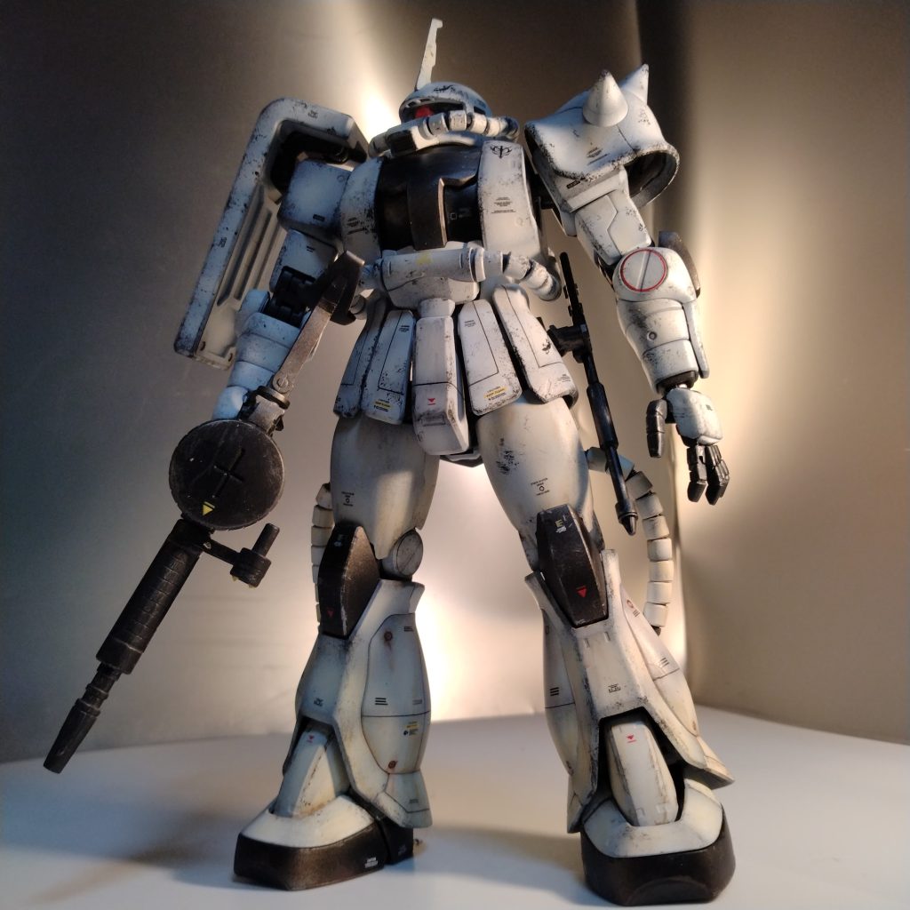 軽くスジ彫り入れてグラデーション塗装と滅多にやらないウェザリング、ピッチング処理行いました!(笑)