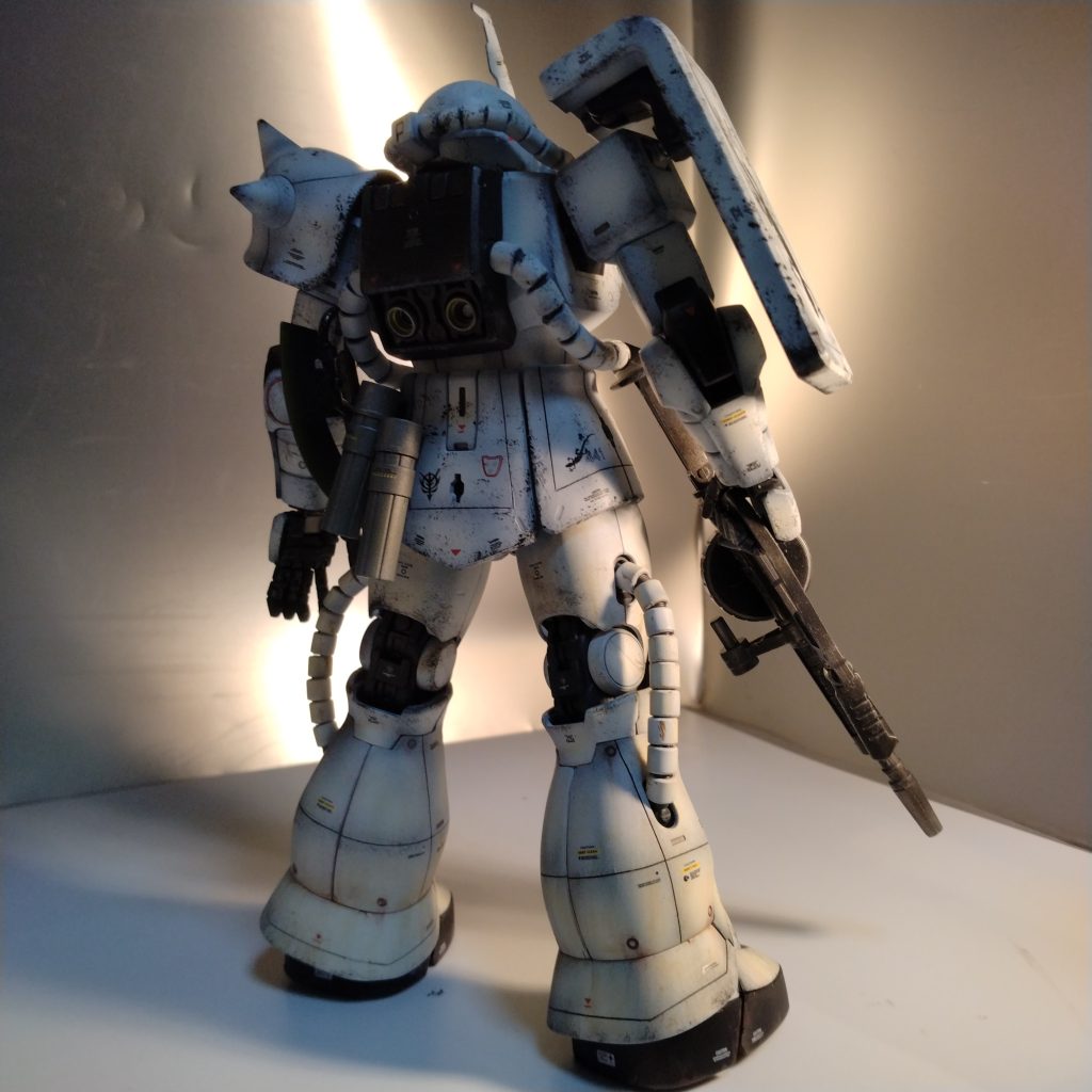 ウェザリングは足の方には泥汚れを付けて上に行くほど泥をつけないウェザリングをやりました!実は自主的にウェザリングしたのは数十年ぶりなんです!(笑)見る人が見れば素人ウェザリングかもです!(笑)