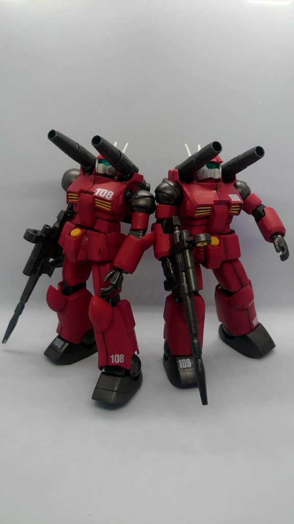 新旧HGUCガンキャノン。これも間違いなく赤い!