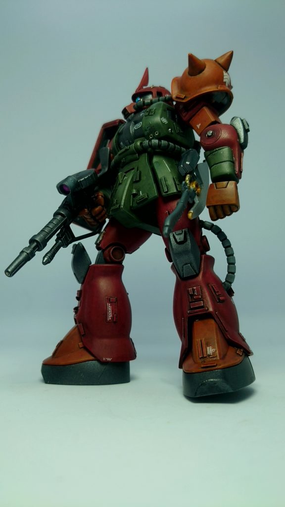 HGUCガルマ専用ザク。これも…赤…?…😥