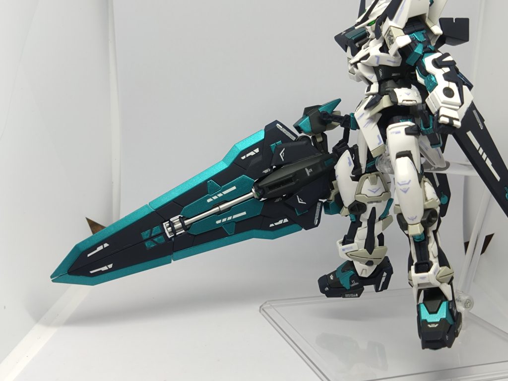 こちらはHGアストレイブルーフレームセカンドL。レッドフレームとの直前対決では大差で負けてしまいました！いい色だと思うんだけどなぁ⋯やっぱり顔か⋯