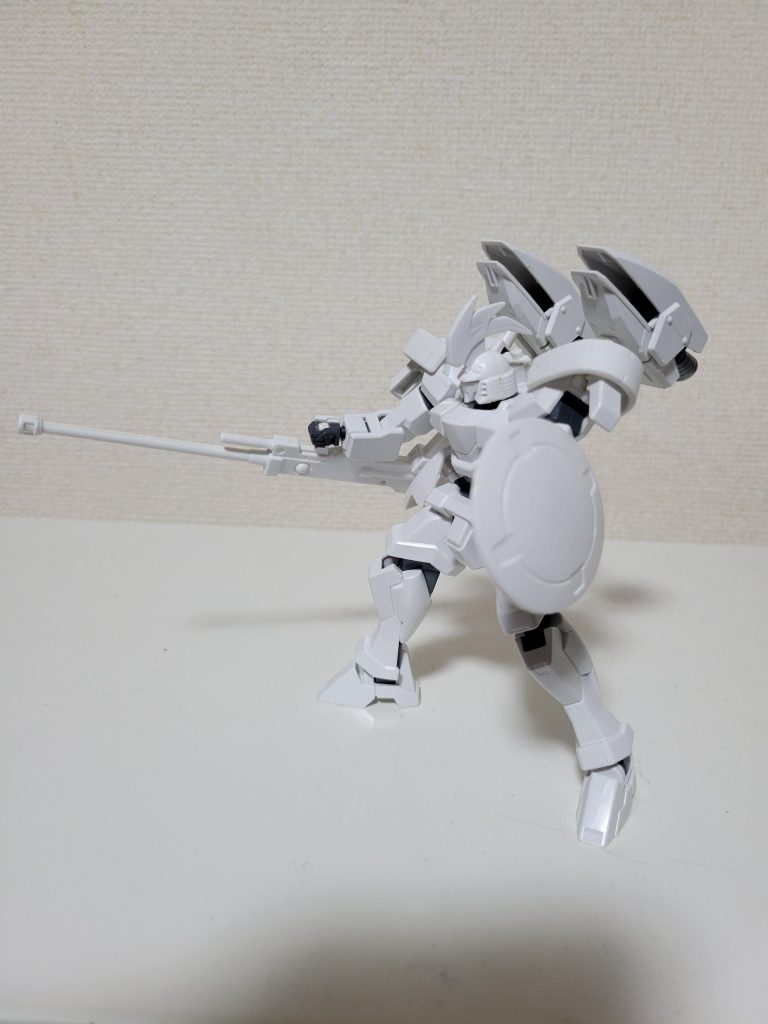 うーん、イマイチ笑 AGE系の改造ガンプラはあと2体あるので、そのうちアップしたいと思います。