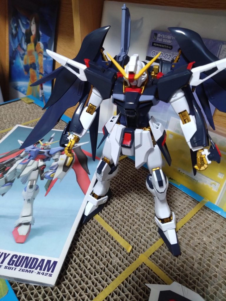 何かこんなガンダムいたな〜ガンダムデスサイズ。鎌持たせるかな。Wも疎いので間違えてたらすみません🙇