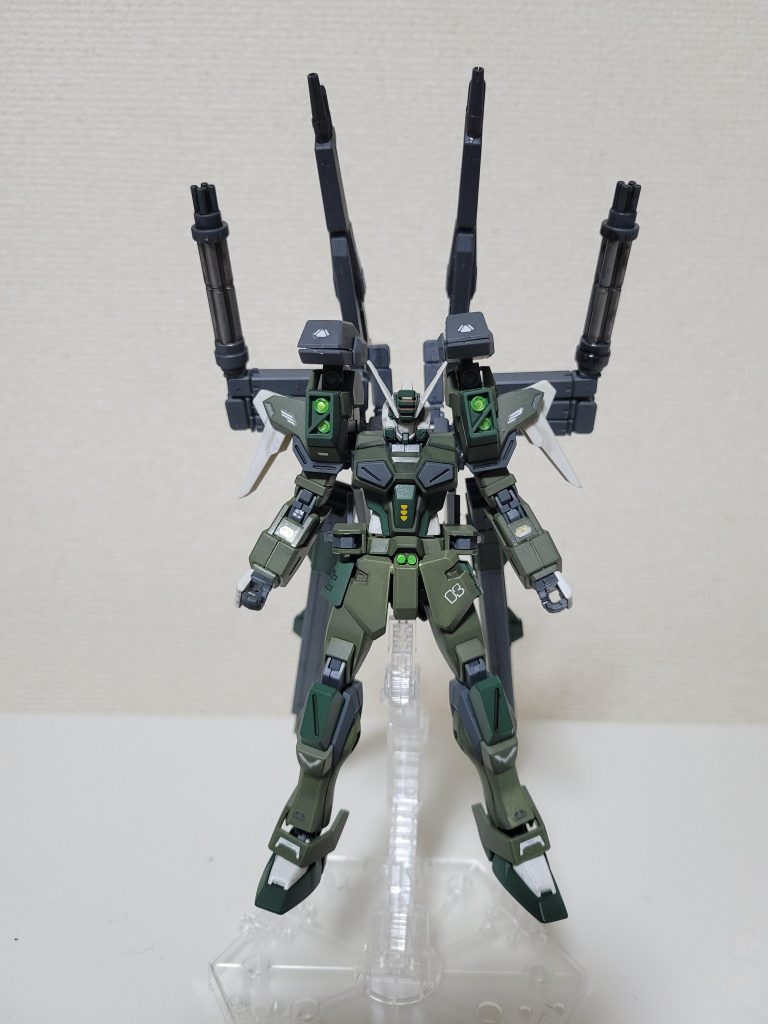 手に持たせるのにジャイアントガトリングも購入したのですが、その名の通りジャイアントすぎてサイズ感が合わなかったのでやめました😇