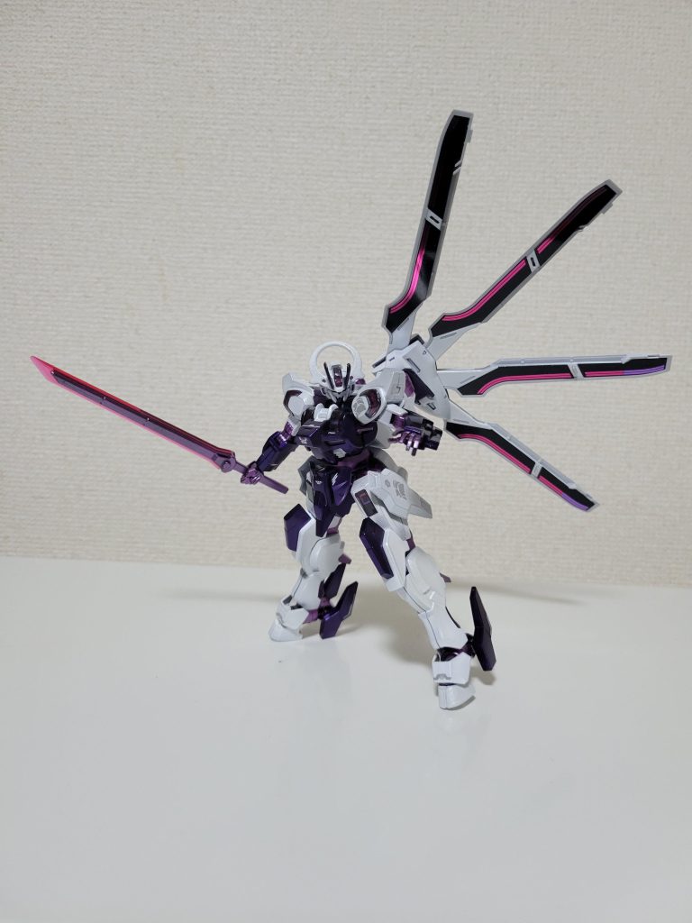 前回の投稿でオリジナルのベギルベウ・アスラを製作するとお伝えしたのですが、その前にまたオプションパーツをポン付けですが作ってみたいガンプラができたのでまずはそちらから製作することにしました😅今回は筆塗りの練習で筆塗りで仕上げてみます。今までは単色でベタ塗りでしたが塗り重ねて塗装してみたいと思います！