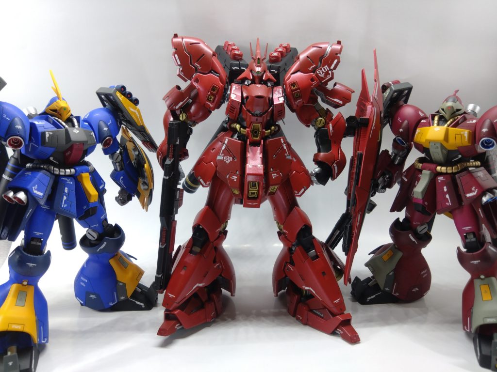 ネオジオン3機で。面倒見の良いお父さんと生意気ながら甘えん坊の兄妹といったところ。