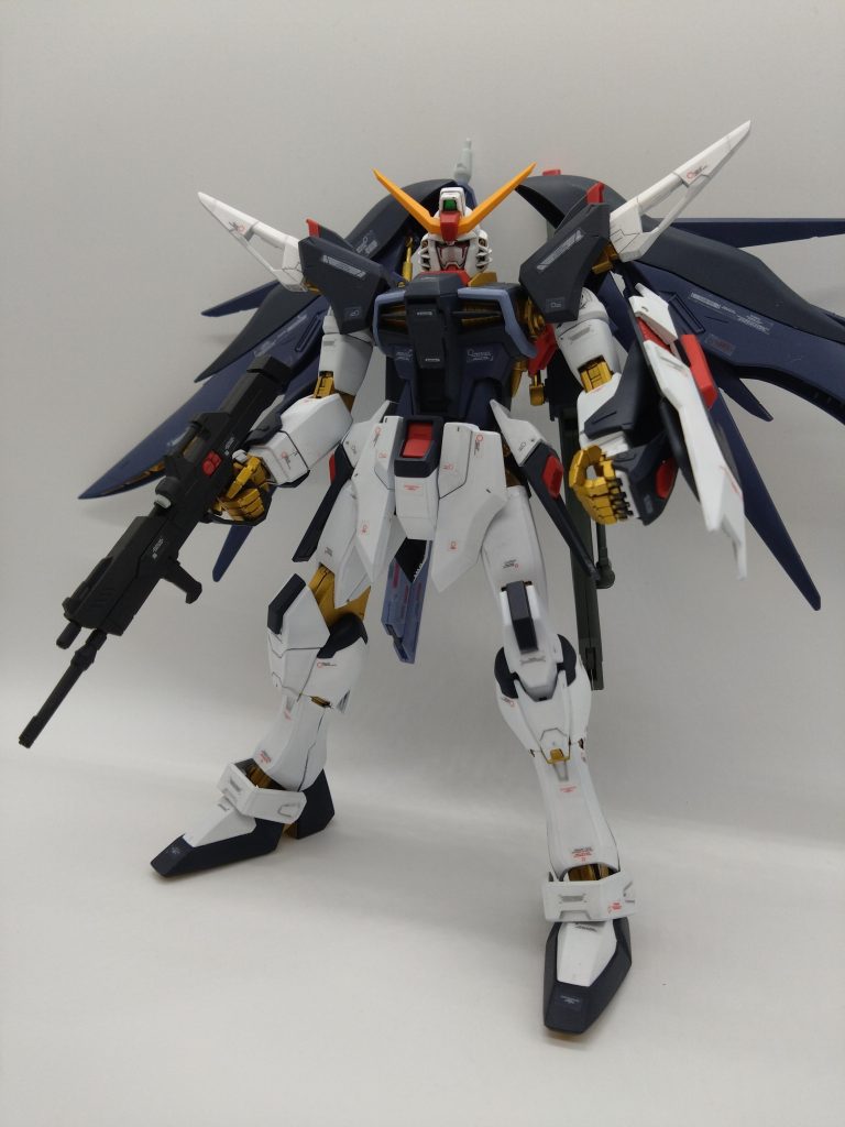 経年劣化なのかデカール(ボールペングリグリの)がまったく貼れず、余り物のデカールを代用。左脚関節も折れたので大胆なポージングができず😿