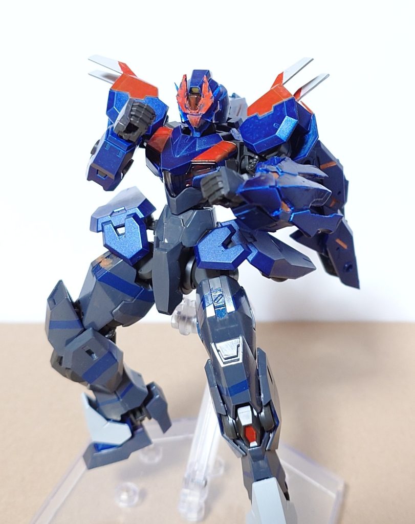 ファイティングポーズ万丈といえばやっぱりこれか頭をプラ板でドラゴンっぽくしたかったんですが・・・まぁ、うん、未来の自分に期待します