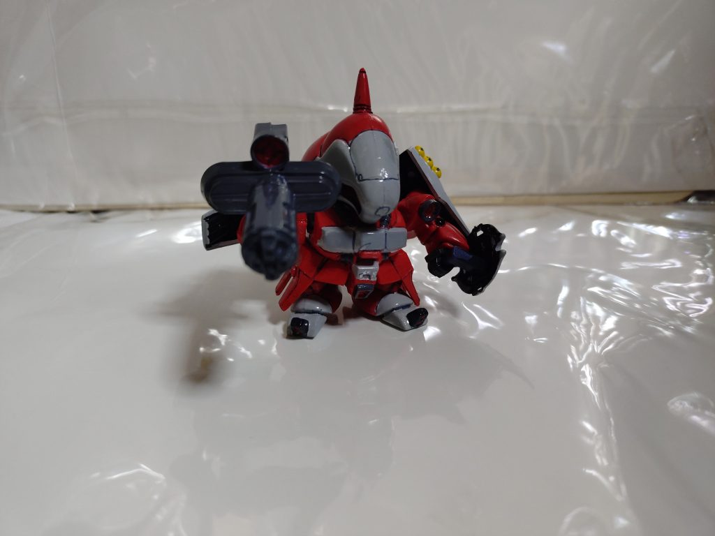 ガトリングは先端を削り、家にあった1/100ガンダムXディバイダーのパーツを付けてみました