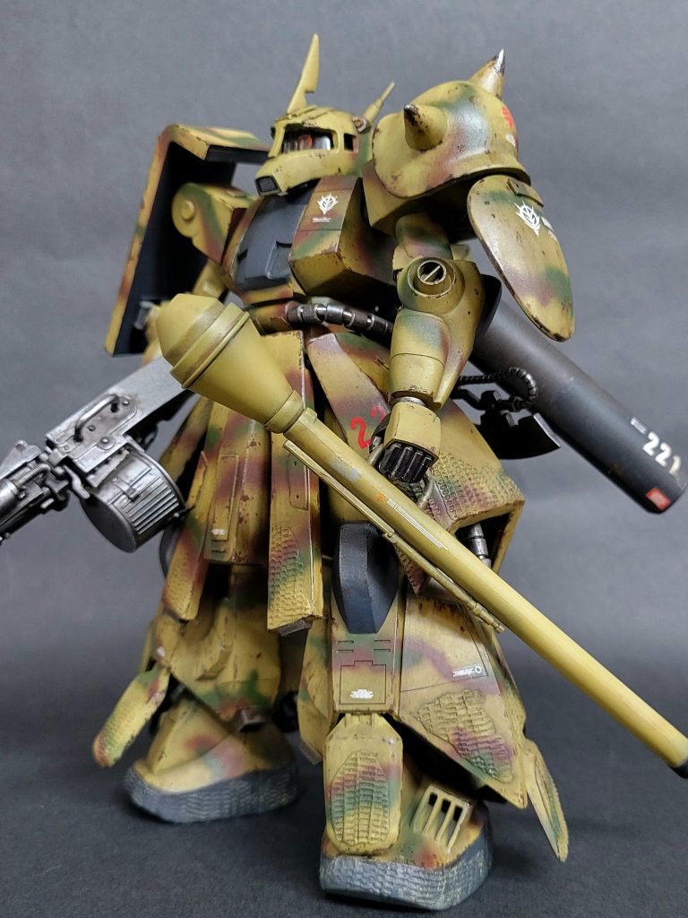 旧キットのジョニーライデンザクを、近藤和久風に改造してみました。