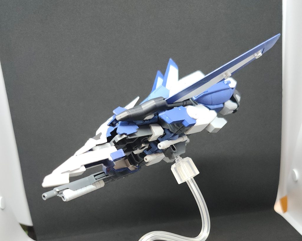 肩パーツの収納も考えてたのですが時間的に無理でした…。おかげで裏側はスカスカです。