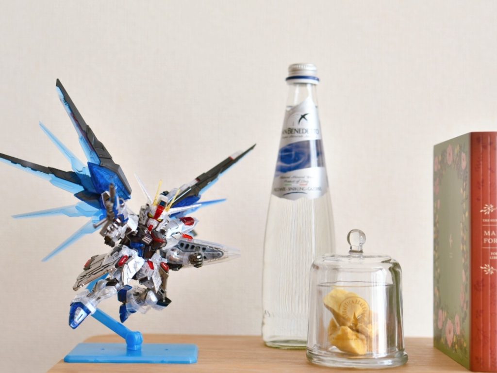 ハイマットフルバーストは塗装剥げが怖くてやめておきました。(gandam2)今回が今年最後の投稿となります。今年もたくさんの閲覧といいねをありがとうございました。まだ制作中のものも完成していて投稿していないものもありますが、来年も自分のペースでガンプラを楽しみたいと思います。皆様良いお年を。