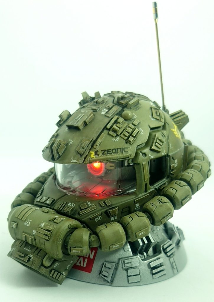 ザクヘッド。モ…モノアイが…赤い…ので…🤔