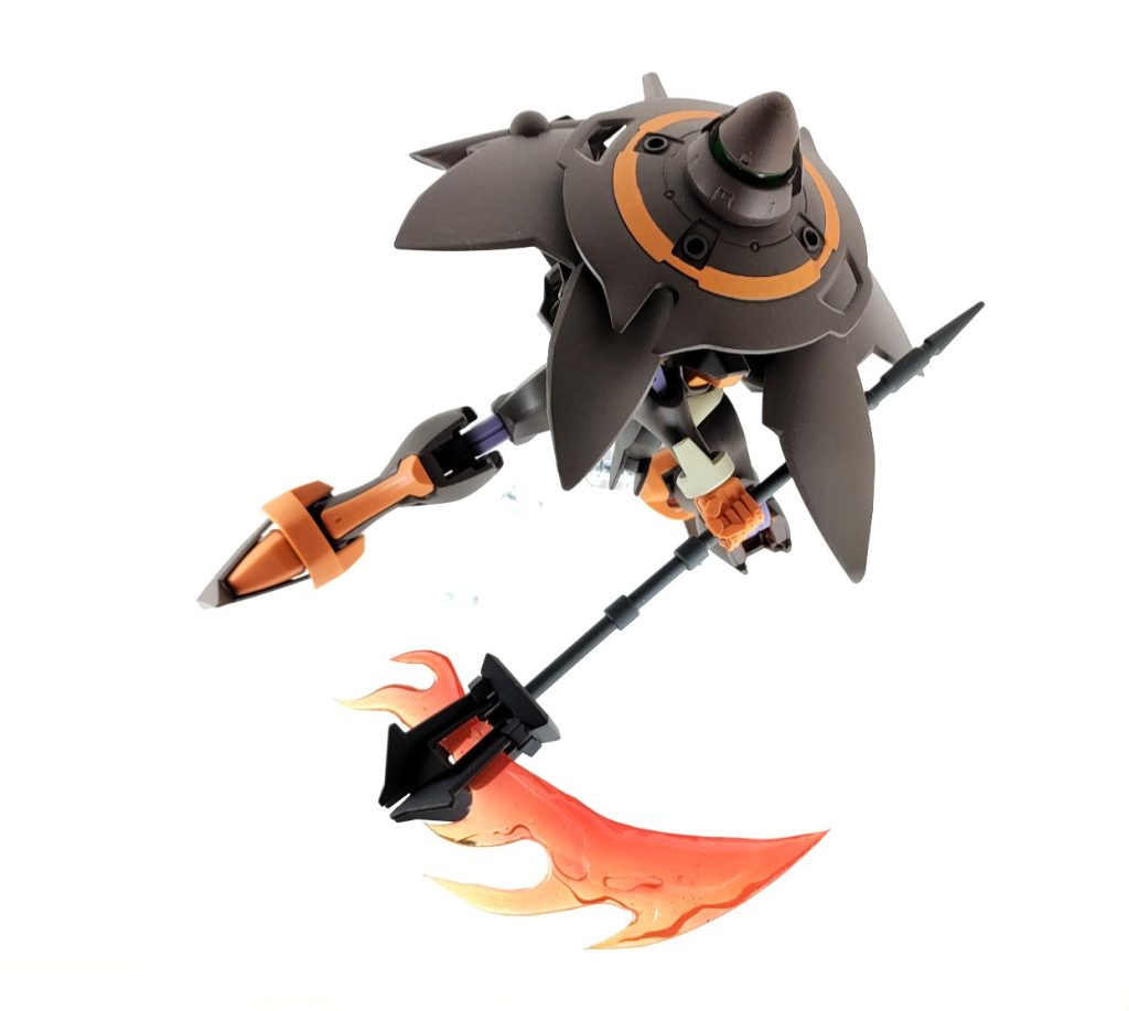 吹き出る炎の形を操り、臨機応変に戦うことができます。大鎌タイプや、