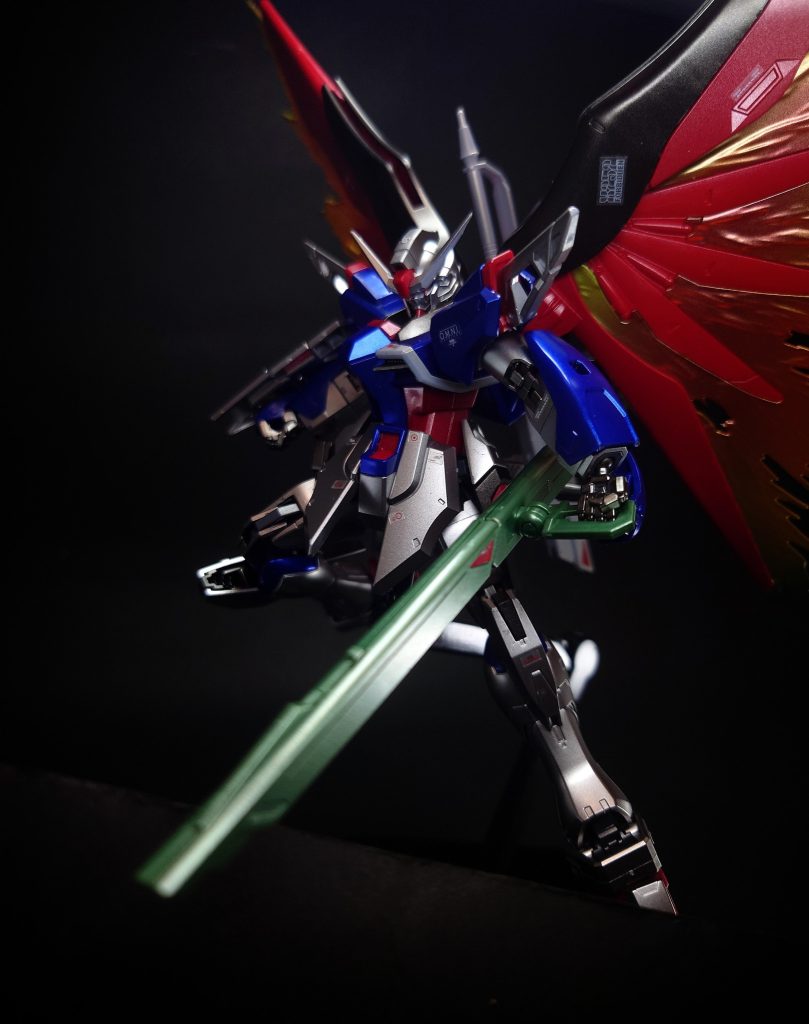 M2000GX 高エネルギー長射程ビーム砲背面左部に装備された、破壊力と精度を併せ持った大型ビームランチャー。ブラストシルエットの同装備の改良タイプ。